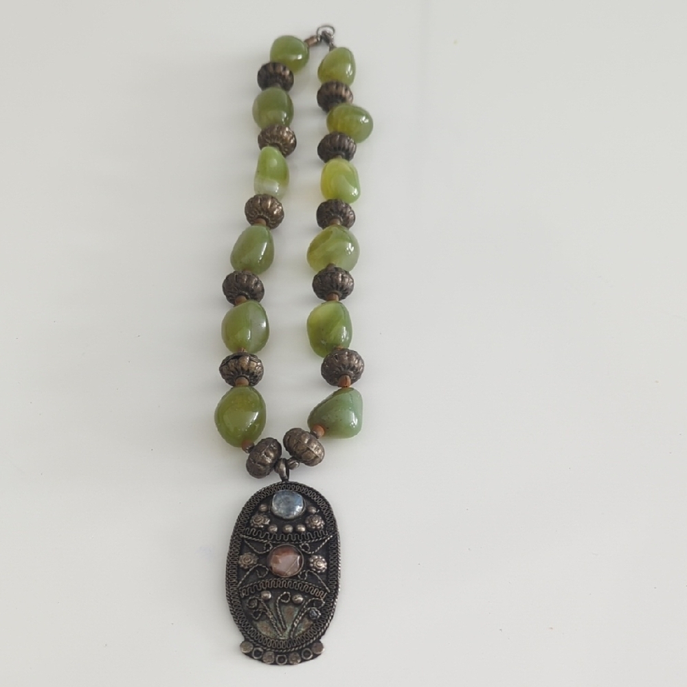 Green Beaded Necklace with Ornate Pendant + Jewelry Stand - New